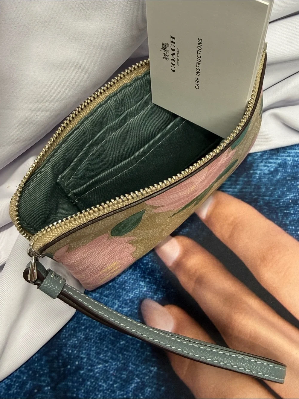 (new+tag) Coach wristlet small clutch signature monogram floral khaki blush